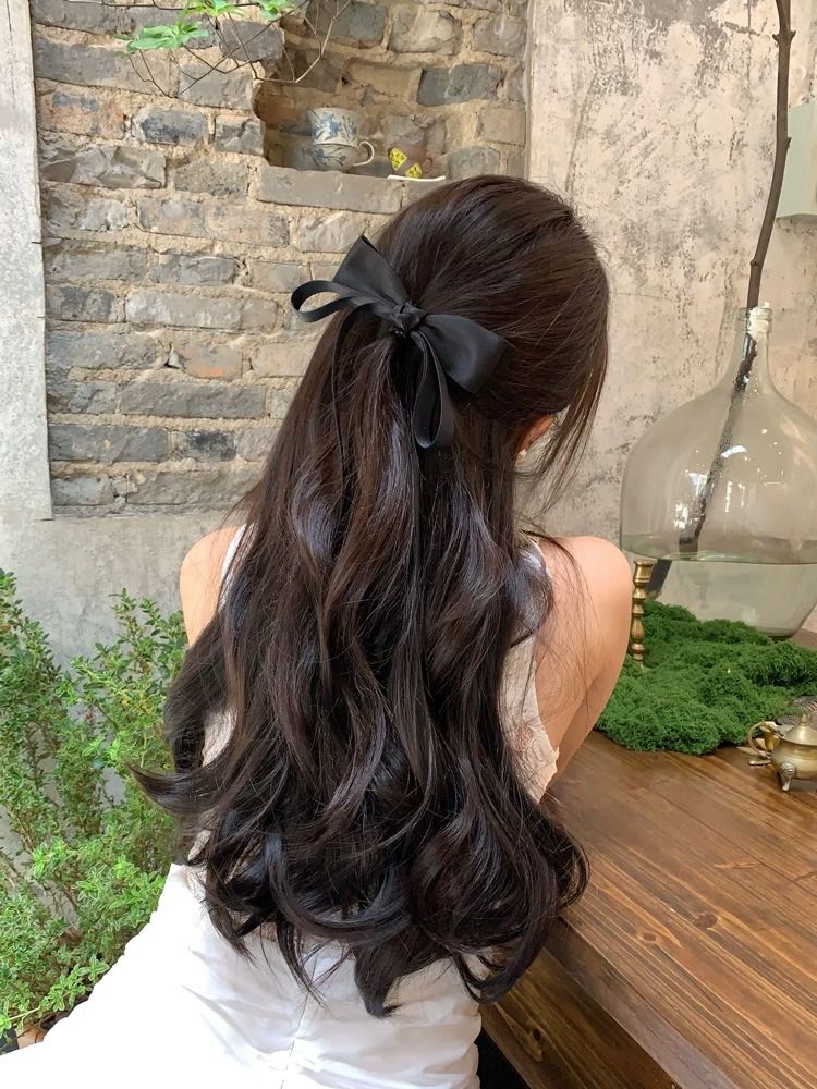 CuteHart Bow Hair Clip - Elegant Black Hair Clip with 3D Bow and Ribbon for a Chic and Refined Style 1pc 立体黑色蝴蝶结飘带发夹展现精致高级感