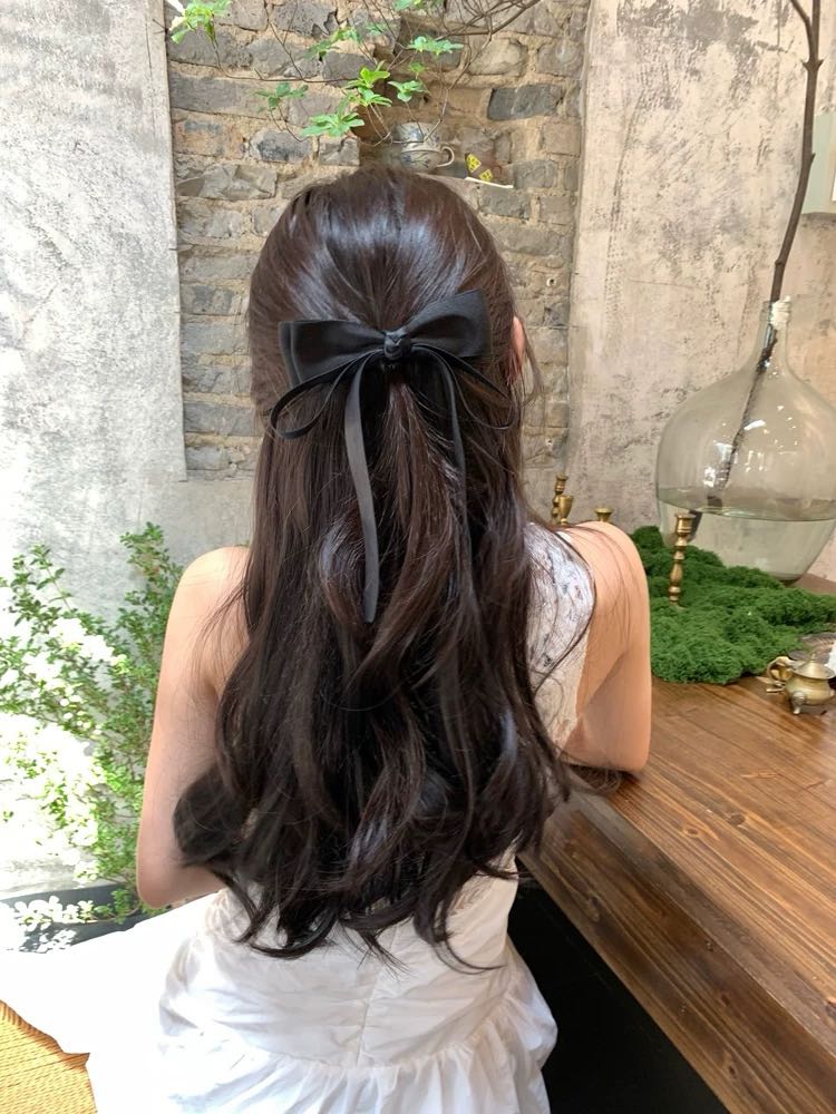 CuteHart Bow Hair Clip - Elegant Black Hair Clip with 3D Bow and Ribbon for a Chic and Refined Style 1pc 立体黑色蝴蝶结飘带发夹展现精致高级感