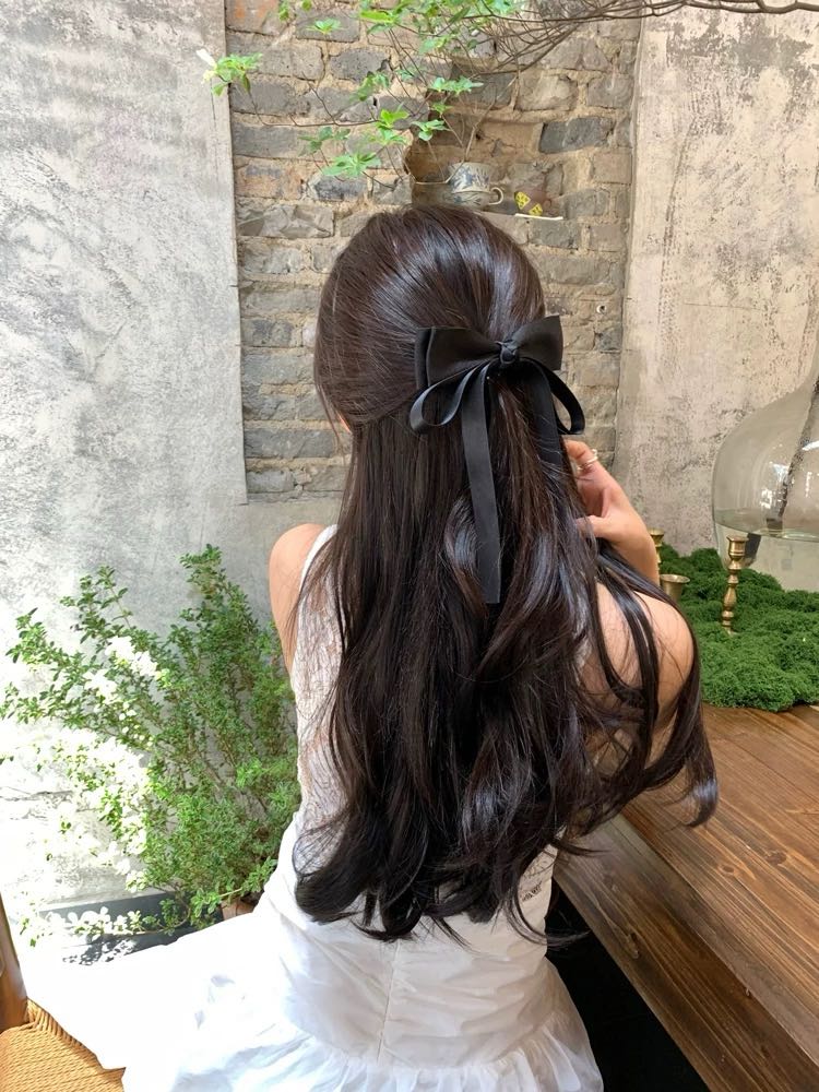 CuteHart Bow Hair Clip - Elegant Black Hair Clip with 3D Bow and Ribbon for a Chic and Refined Style 1pc 立体黑色蝴蝶结飘带发夹展现精致高级感