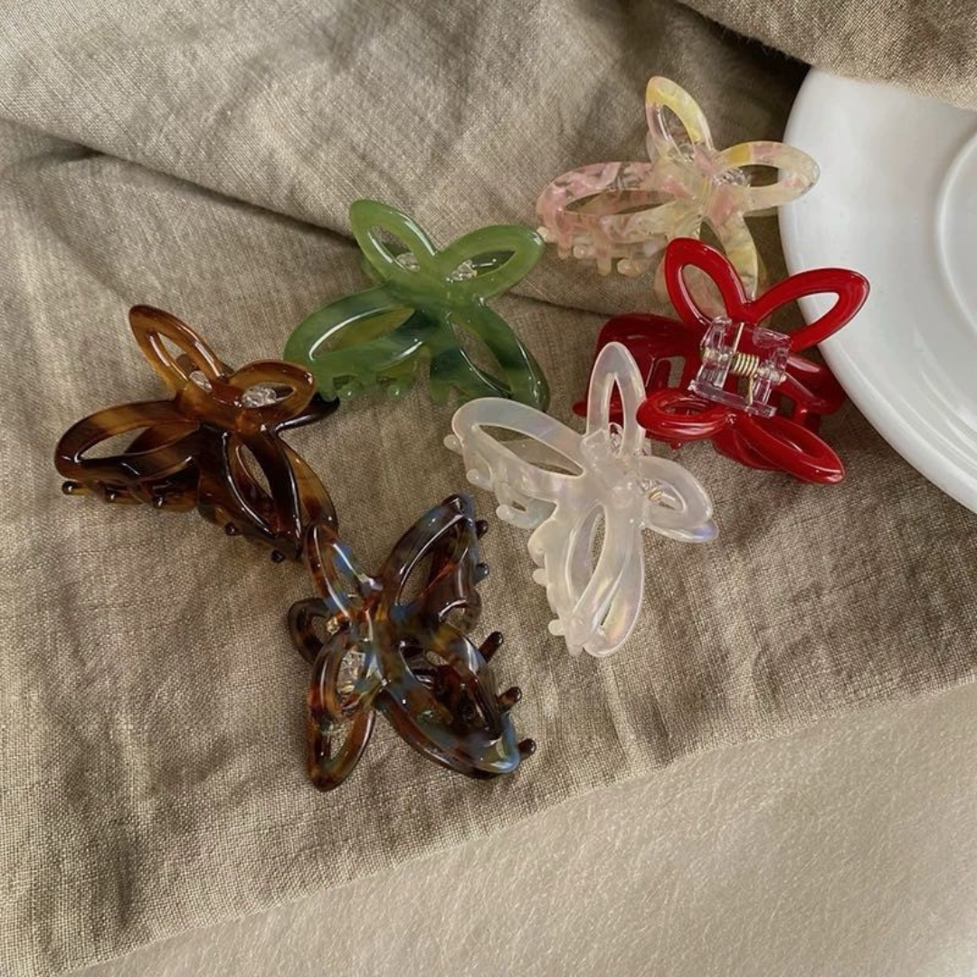 CuteHart Butterfly Claw Clip - Dreamy Acetate Claw Clip with Openwork Butterfly Design for an Ethereal Style 2pcs 镂空蝴蝶抓夹呈现灵动轻盈气质