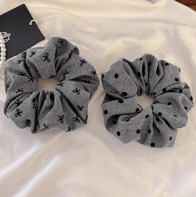 CuteHart Elegant Black Hair Tie - Charming Bow Hair Tie or Polka Dot Hair Tie for a Stylish Look 2pcs 气质黑色波点蝴蝶结大肠发圈尽显时尚风采