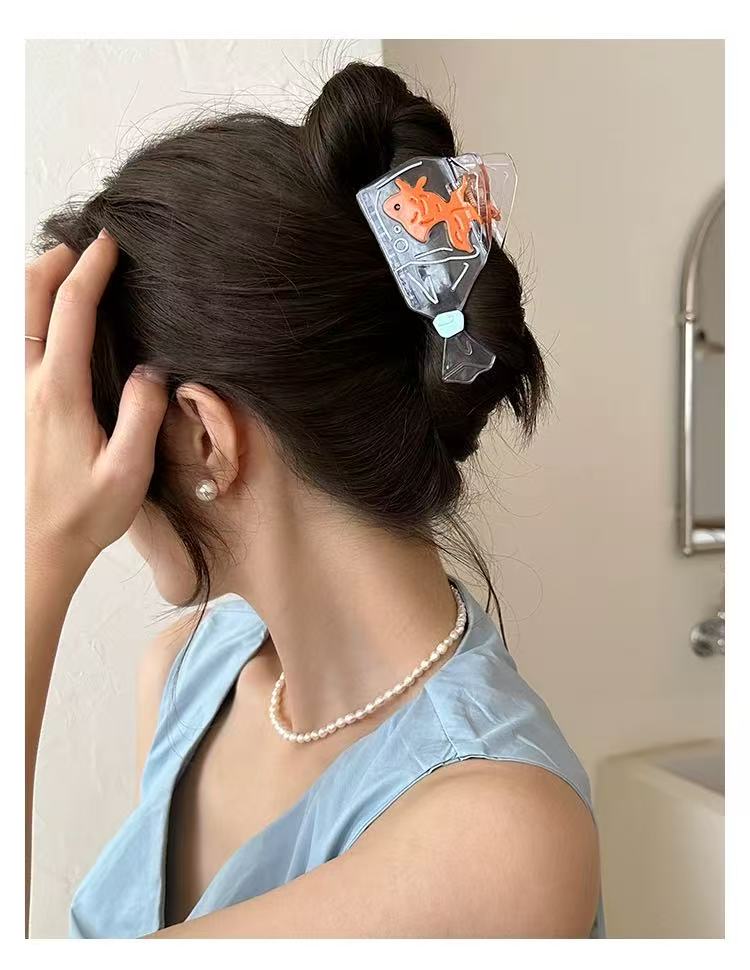 CuteHart Claw Clip Fish - Cute Claw Clip to Add a Touch of Fun to Your Hairstyle 2pcs 可爱小金鱼抓夹为你的发型增添趣味元素