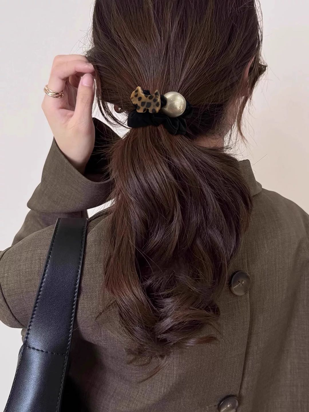 CuteHart Cute Hair Tie - Adorable Hair Tie with Cartoon Pearl Dog Design for a Fun Look 2pcs 韩系卡通珍珠小狗发圈增添可爱俏皮感