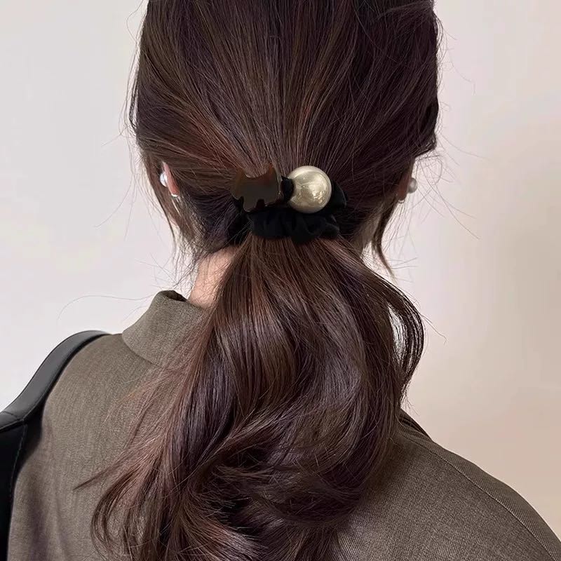 CuteHart Cute Hair Tie - Adorable Hair Tie with Cartoon Pearl Dog Design for a Fun Look 2pcs 韩系卡通珍珠小狗发圈增添可爱俏皮感