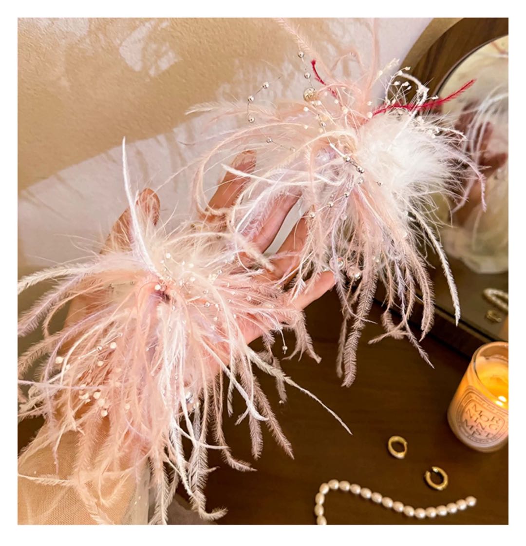 CuteHart Feather Hair Clip with Pearls - Elegant and Chic Pearl Hair Clip for a Sophisticated Look 1pc 烟花易冷气质羽毛珠珠发夹展现优雅精致感