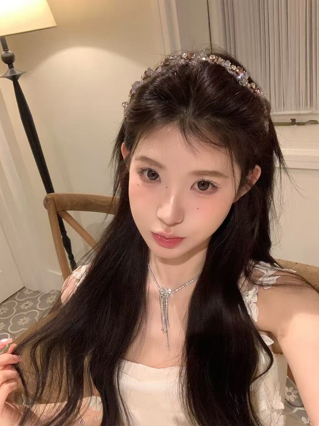 CuteHart Hair Headband - Luxurious Rhinestone Headband with Wave Design for a Glamorous Look 1pc 轻奢水钻波浪发箍呈现精致闪耀造型