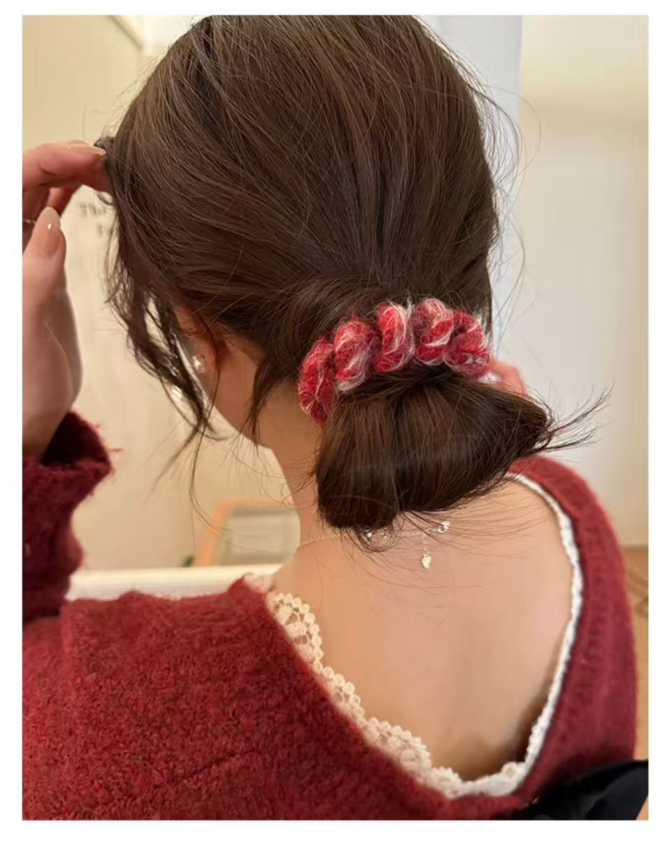 CuteHart Simplified Plush Spiral Hair Tie - Elastic Hair Ties for a Comfortable and Secure Hold 3pcs 简约毛毛绒电话线发圈弹力十足舒适稳固