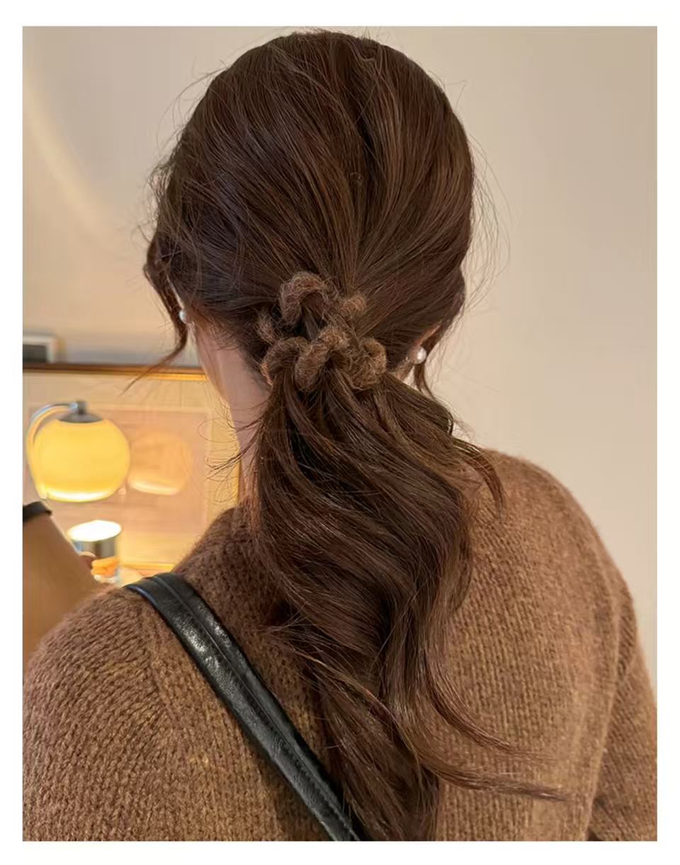 CuteHart Simplified Plush Spiral Hair Tie - Elastic Hair Ties for a Comfortable and Secure Hold 3pcs 简约毛毛绒电话线发圈弹力十足舒适稳固