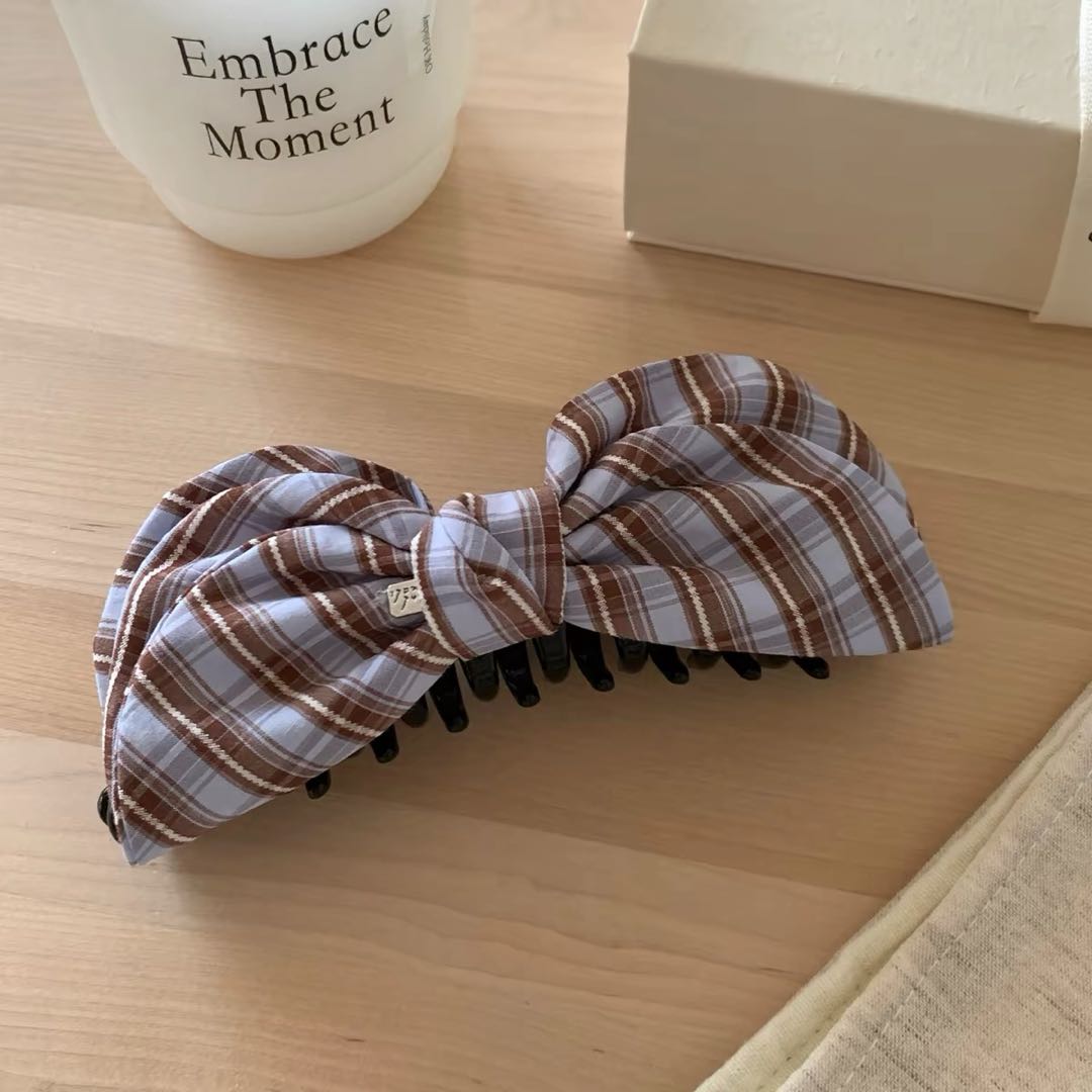 CuteHart Banana Clip - Delightful Butterfly Hair Clip with Polka Dot and Plaid Pattern for a Bright and Charming Style 1pc 韩系波点格纹蝴蝶结香蕉夹展现清新可人气质