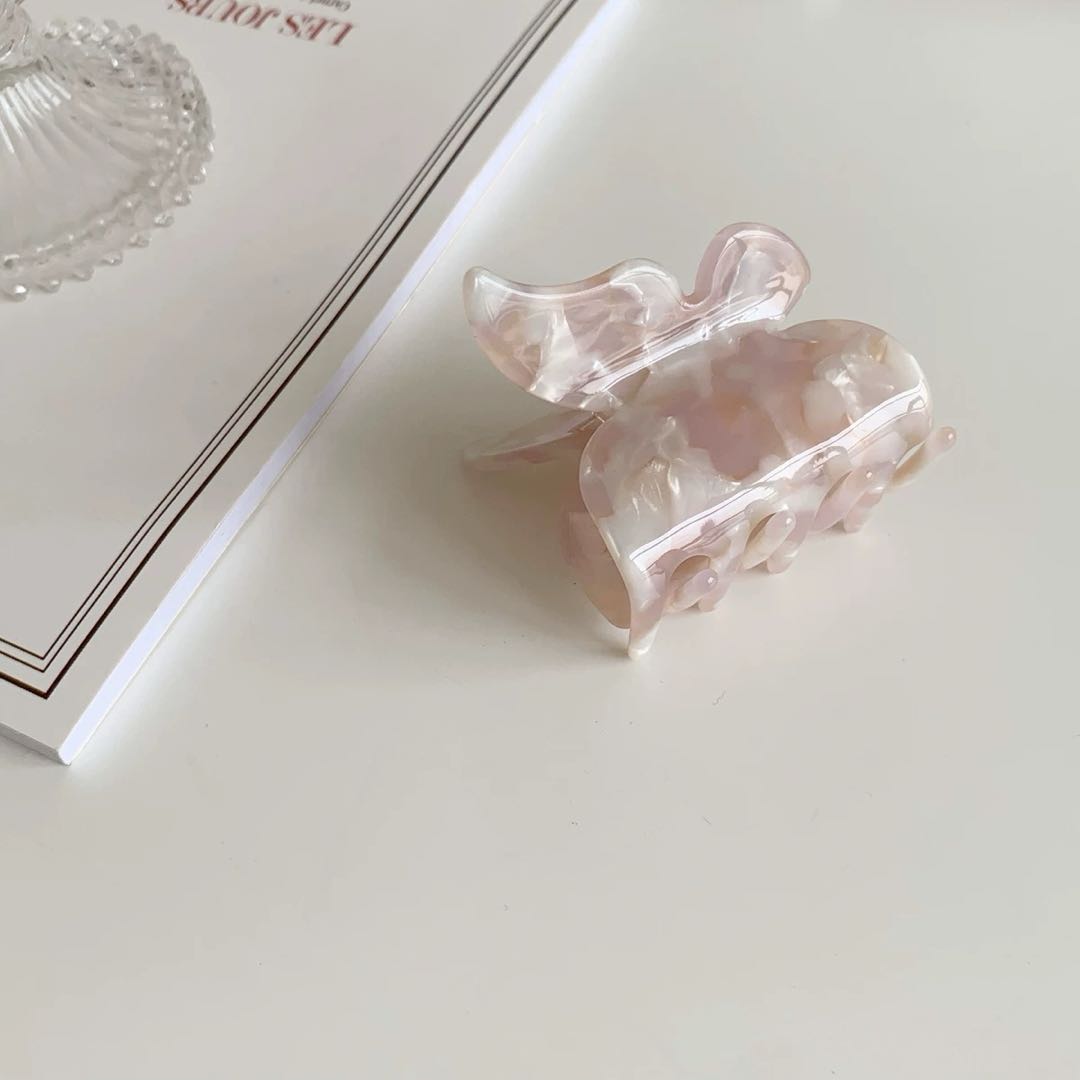 CuteHart Butterfly Claw Clip - Romantic French Claw Clip for a Dreamy and Elegant Look 2pcs 超仙浪漫蝴蝶抓夹展现优雅法式气质