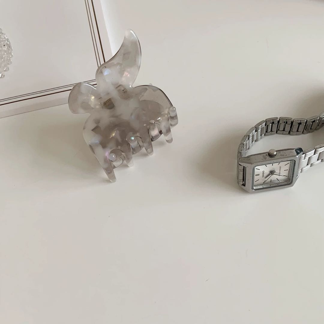 CuteHart Butterfly Claw Clip - Romantic French Claw Clip for a Dreamy and Elegant Look 2pcs 超仙浪漫蝴蝶抓夹展现优雅法式气质