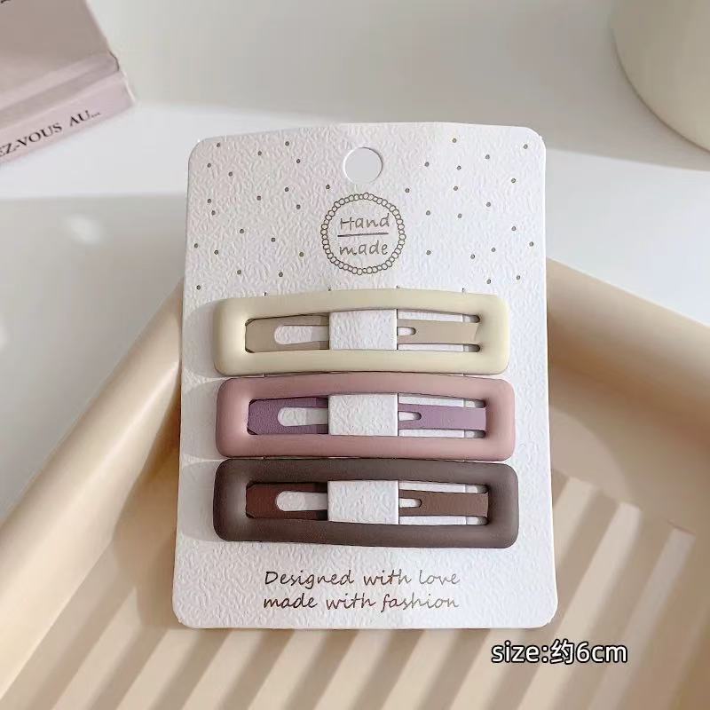CuteHart Cute Star Hair Clips - Stylish Side Hair Clips for a Charming and Whimsical Look 3pcs/4pcs 时尚可爱星星发夹侧发夹带来迷人俏皮造型