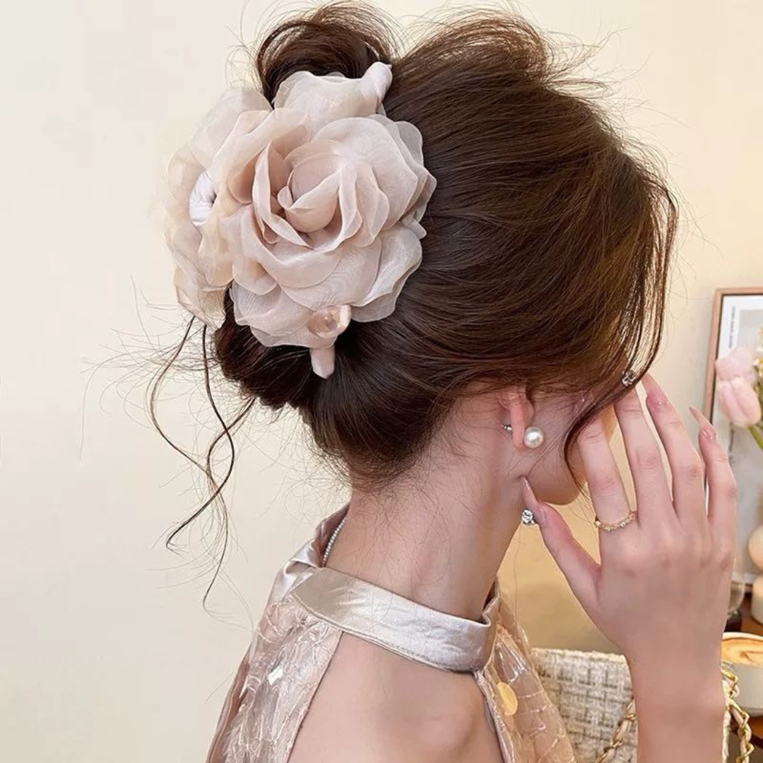 CuteHart Flower Claw Clip - Elegant Flower Claw Clip with Pearls for a Soft and Graceful Look 1pc 温柔花朵珍珠头发抓夹展现优雅气质
