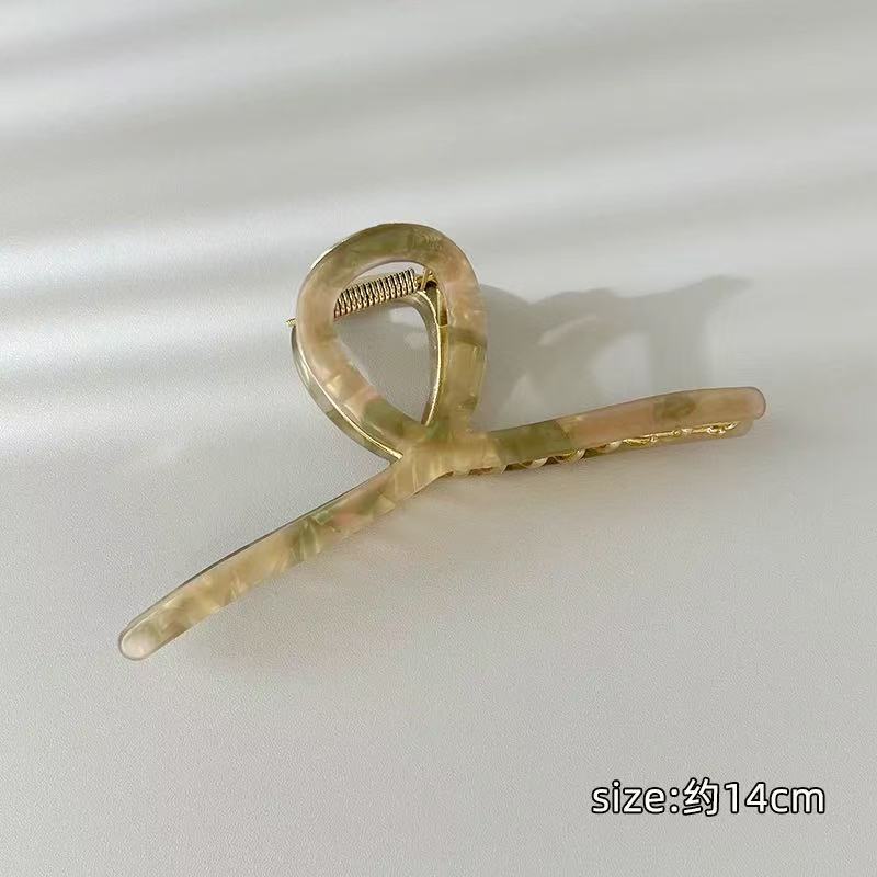 CuteHart Hair Claw Clip - Elegant and Chic Hair Claw Clip for a Sophisticated Look 2pcs 优雅气质醋酸抓夹展现精致魅力
