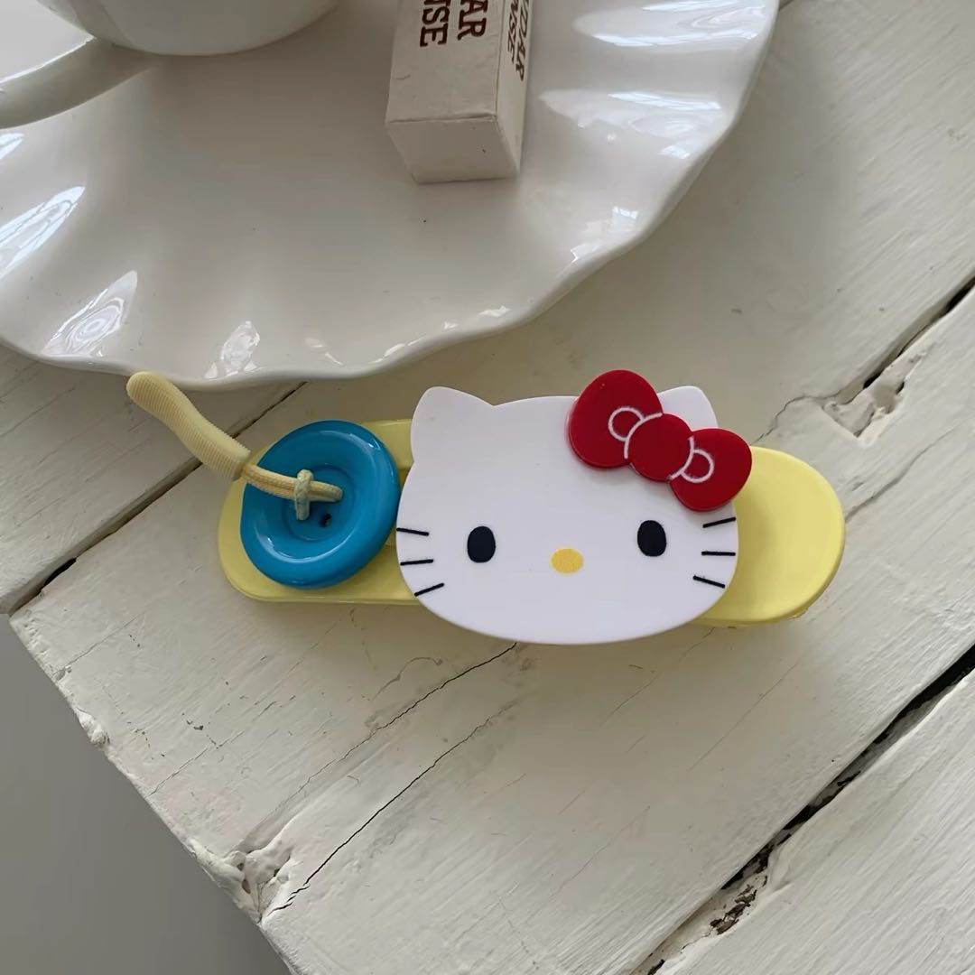 CuteHart Hair Clip Cute - Charming Cat Hair Clips with Color Block Button Design for a Whimsical Look 2pcs 少女星球撞色猫咪纽扣发夹增添可爱俏皮气息