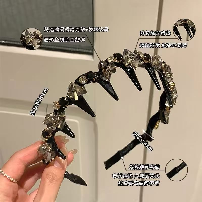 CuteHart Hair Headband - Luxurious Rhinestone Headband with Wave Design for a Glamorous Look 1pc 轻奢水钻波浪发箍呈现精致闪耀造型