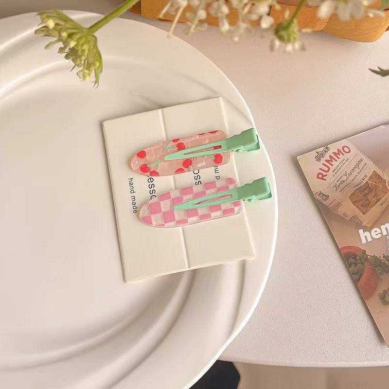 CuteHart Juice-Inspired Cute Hair Clip - Fun and Stylish Bangs Hair Clip for a Sweet Look 2pcs 可爱果汁无痕发夹为发型增添俏皮甜美的感觉