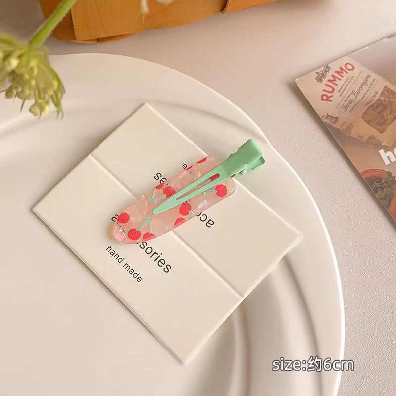 CuteHart Juice-Inspired Cute Hair Clip - Fun and Stylish Bangs Hair Clip for a Sweet Look 2pcs 可爱果汁无痕发夹为发型增添俏皮甜美的感觉