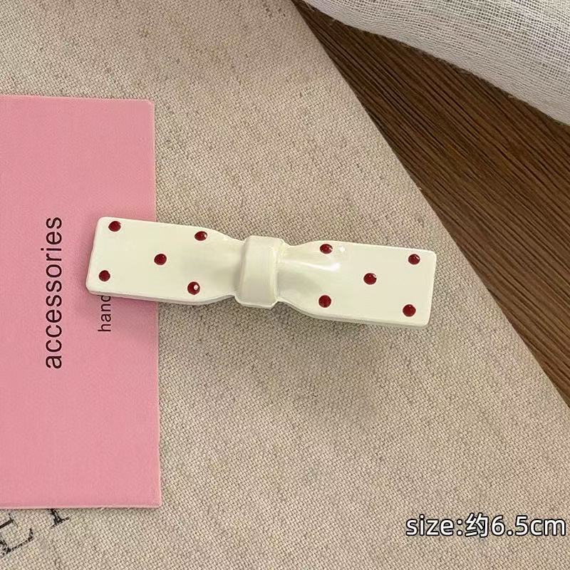 CuteHart Polka Dot Bow Hair Clip - Sweet and Chic Hair Accessory for Everyday Style 2pcs 波点蝴蝶结发夹甜美时尚的日常发饰