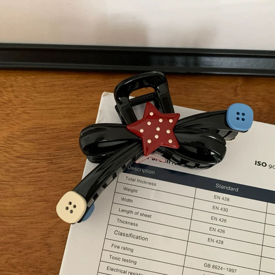 CuteHart Star Claw Clip - Playful Hair Claw Clip for Buns with Colorful Polka Dots and Button Detail 2pcs 趣味撞色波点星星纽扣抓夹为发型增添活力