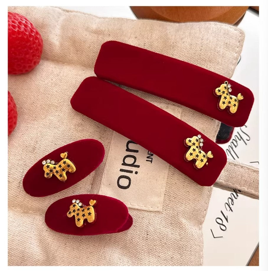 Cutehart New Year Red Velvet Little Horse Hair Clip - Textured Red Side Bangs Hair Clip 2pcs 新年红色植绒小马质感侧边刘海发夹