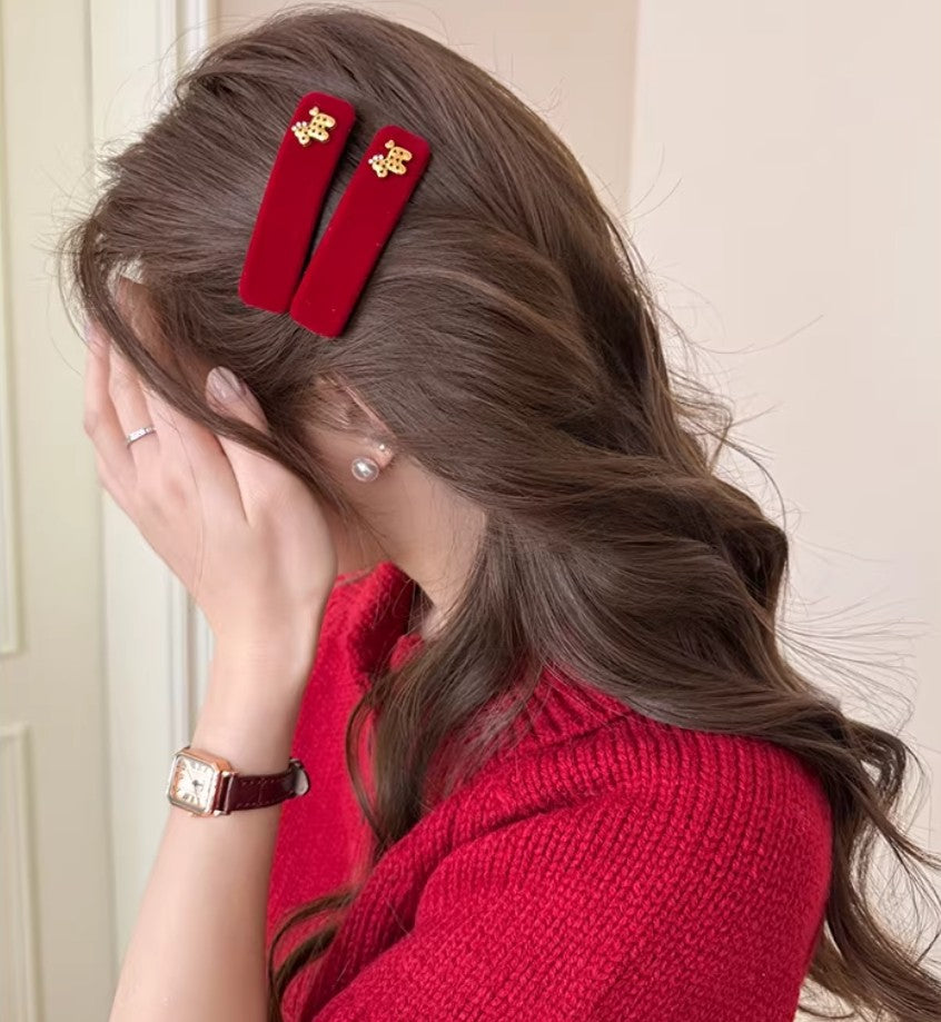 Cutehart New Year Red Velvet Little Horse Hair Clip - Textured Red Side Bangs Hair Clip 2pcs 新年红色植绒小马质感侧边刘海发夹