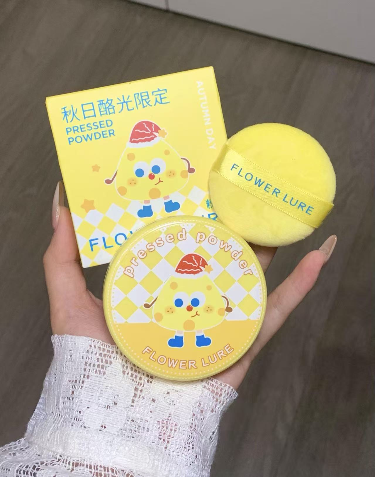 Flower Lure Autumn Creamy Glow Limited Edition Morning Mist HD Pressed Powder 7.2g 花间颂秋日酪光限定晨雾高清粉饼