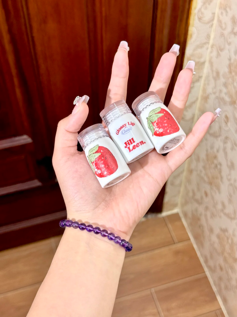 JILL LEEN Strawberry Bear Limited Edition Milky Fog Lip Mud 3ml 玖丽草莓小熊限定奶雾唇泥