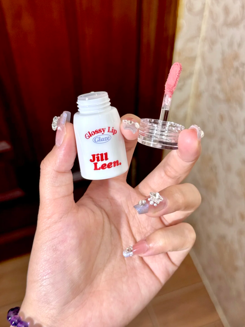 JILL LEEN Strawberry Bear Limited Edition Milky Fog Lip Mud 3ml 玖丽草莓小熊限定奶雾唇泥
