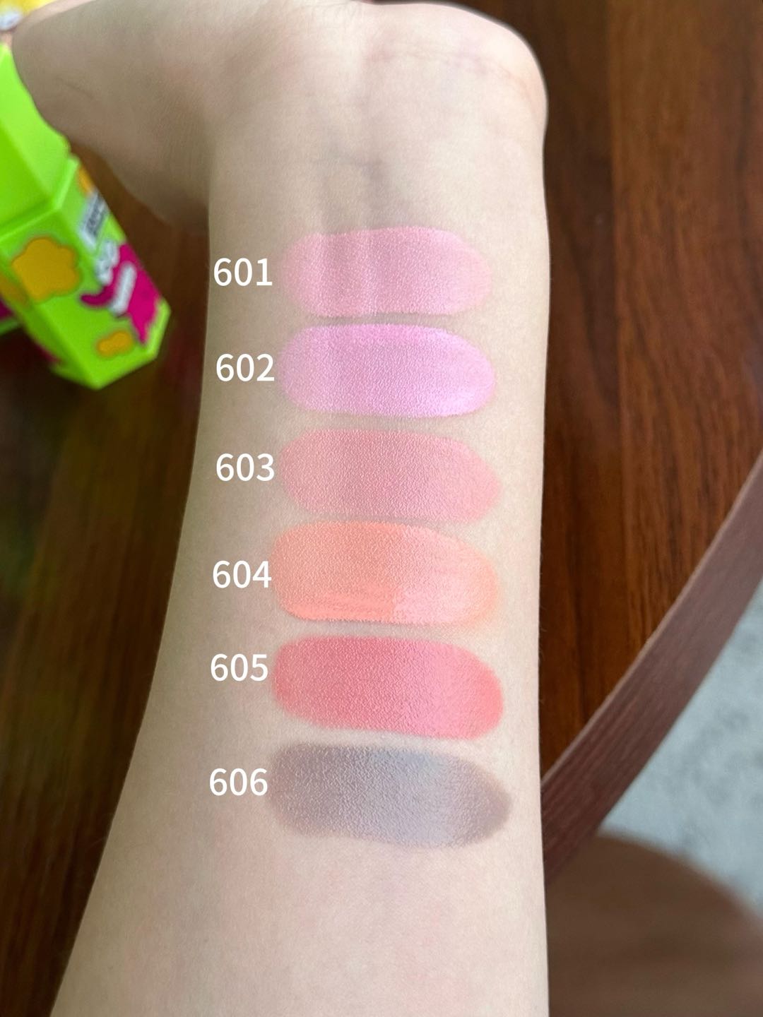 JILL LEEN X Crayon Shin-chan Mr. Crocodile Mountain Liquid Blush 5ml 玖丽蜡笔小新联名鳄鱼山先生腮红液