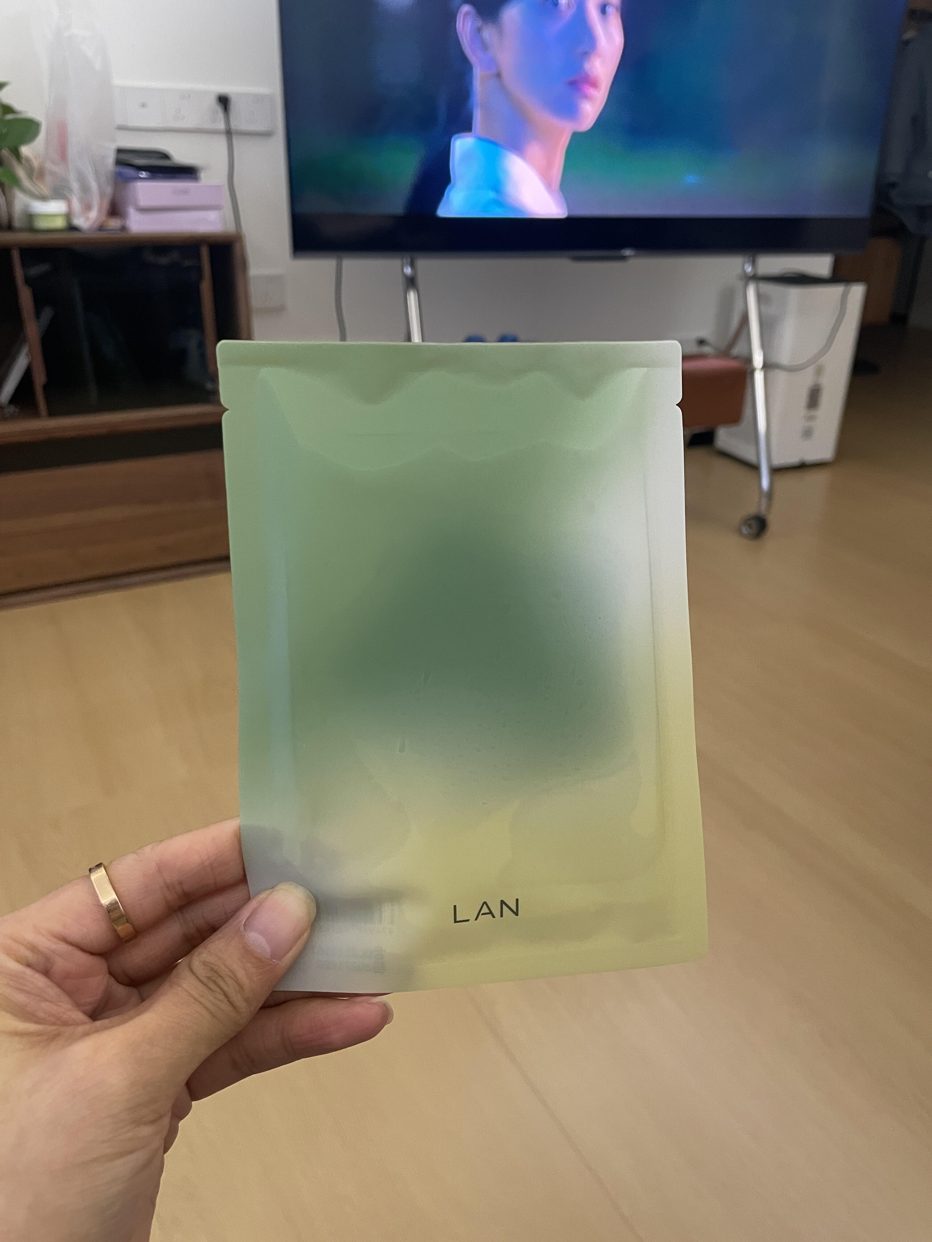 LAN Time Orchid Luminous Eye Patches 5pcs/box 兰时光兰花凝萃眼膜