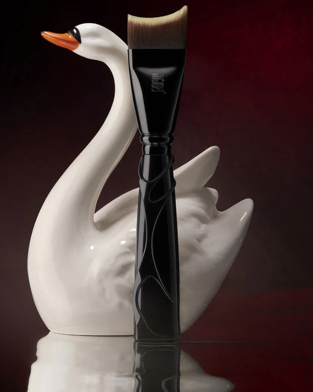 LISHU Punk L-Type Foundation Makeup Brush 1pc 荔树L型粉底刷