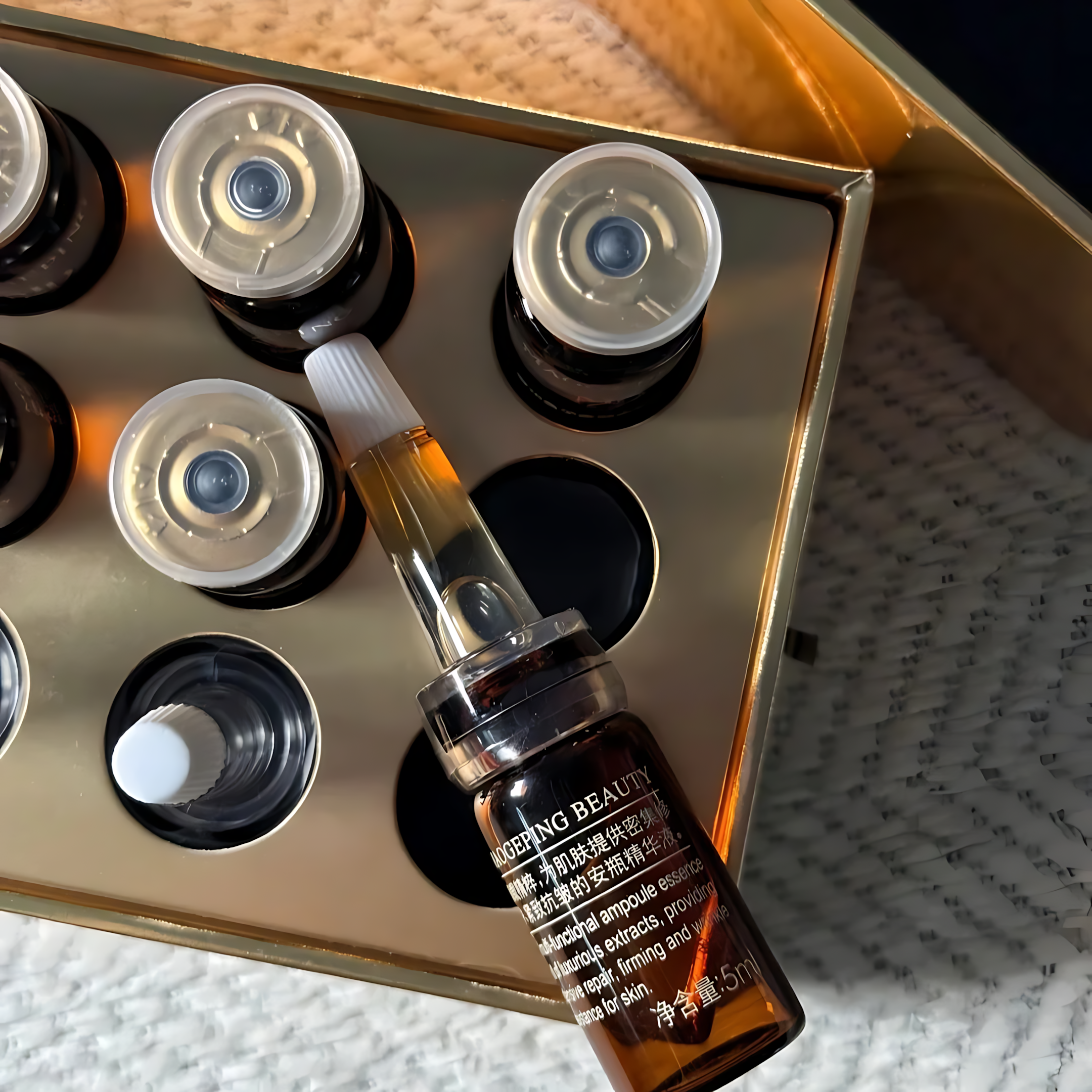 MAOGEPING Luxury Caviar Multi-Functional Ampoule Essence 5ml*6pcs/box 毛戈平奢华鱼子多效安瓶精华液