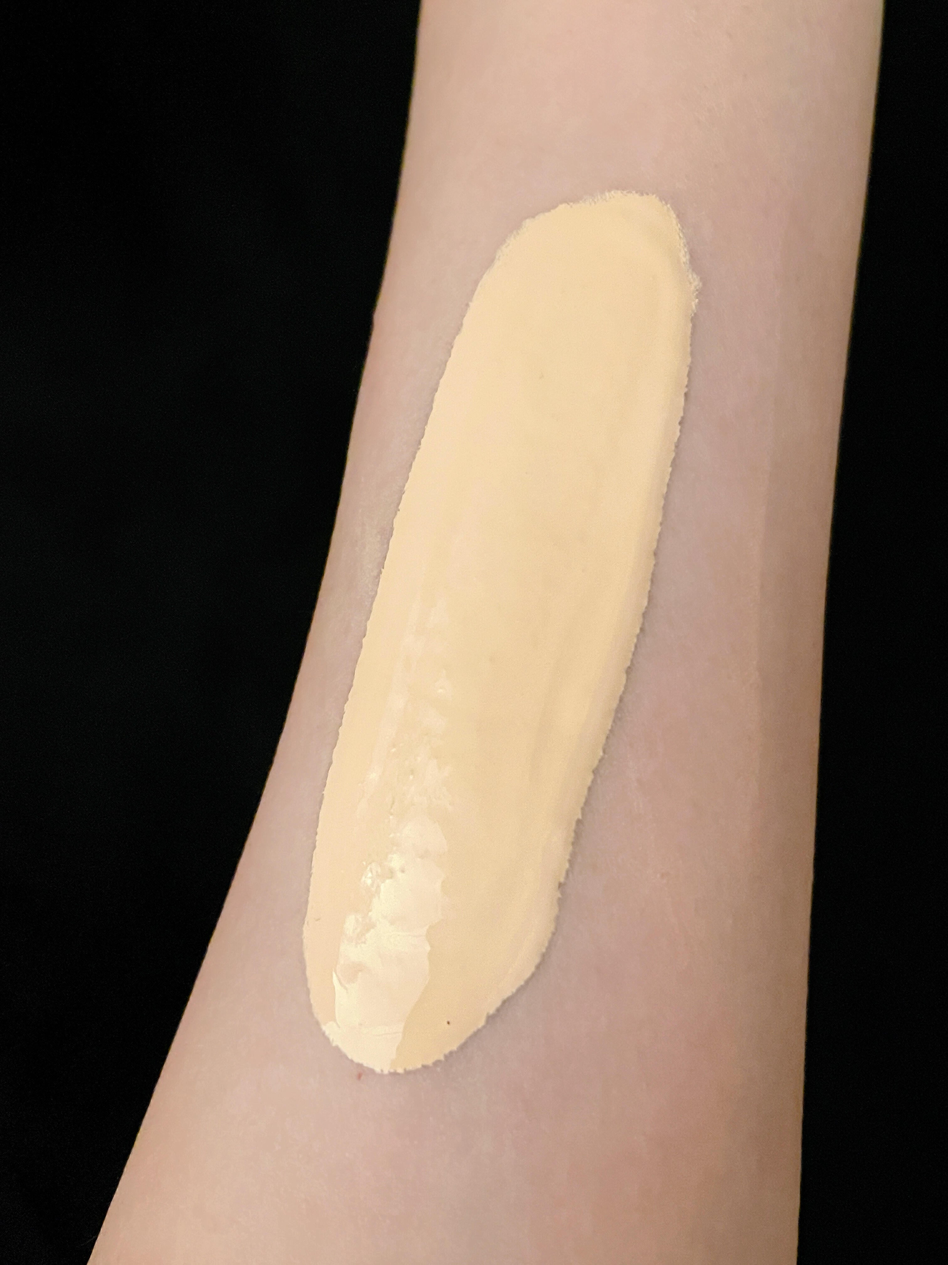 PASSIONAL LOVER Floral Limited Edition Velvet Matte Long-Wear Foundation 4.0 30ml 恋火花意限定绒雾持妆粉底液4.0