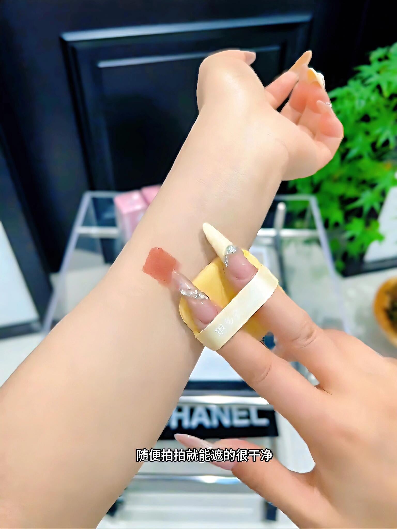 Tiktok/Douyin Hot UBUB Soft Matte Skin Friendly Foundation 30ml【Tiktok抖音爆款】UBUB柔雾亲肤妆容粉底液