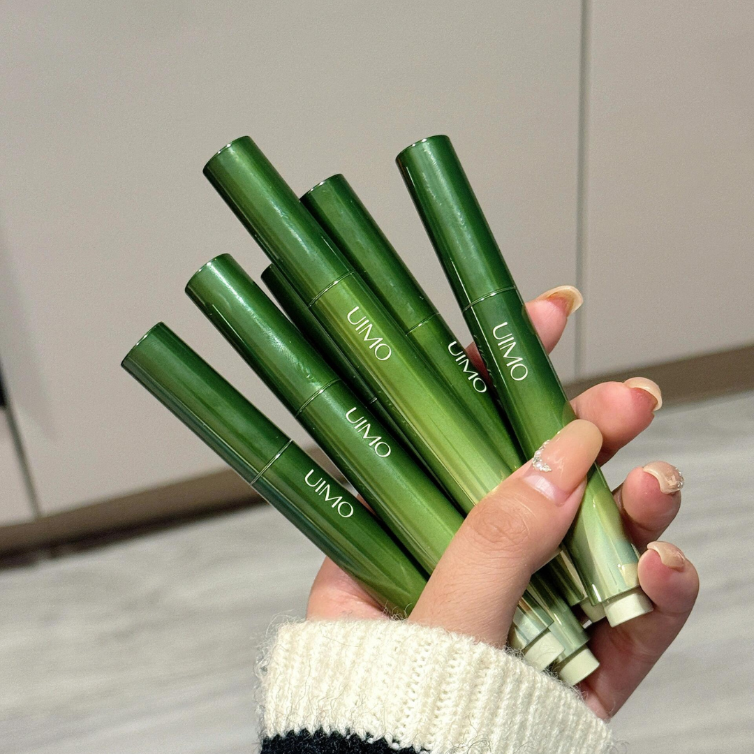 UIMO Green Stick Film Forming Solid Lip Gloss 2g UIMO小绿棒成膜固体唇蜜