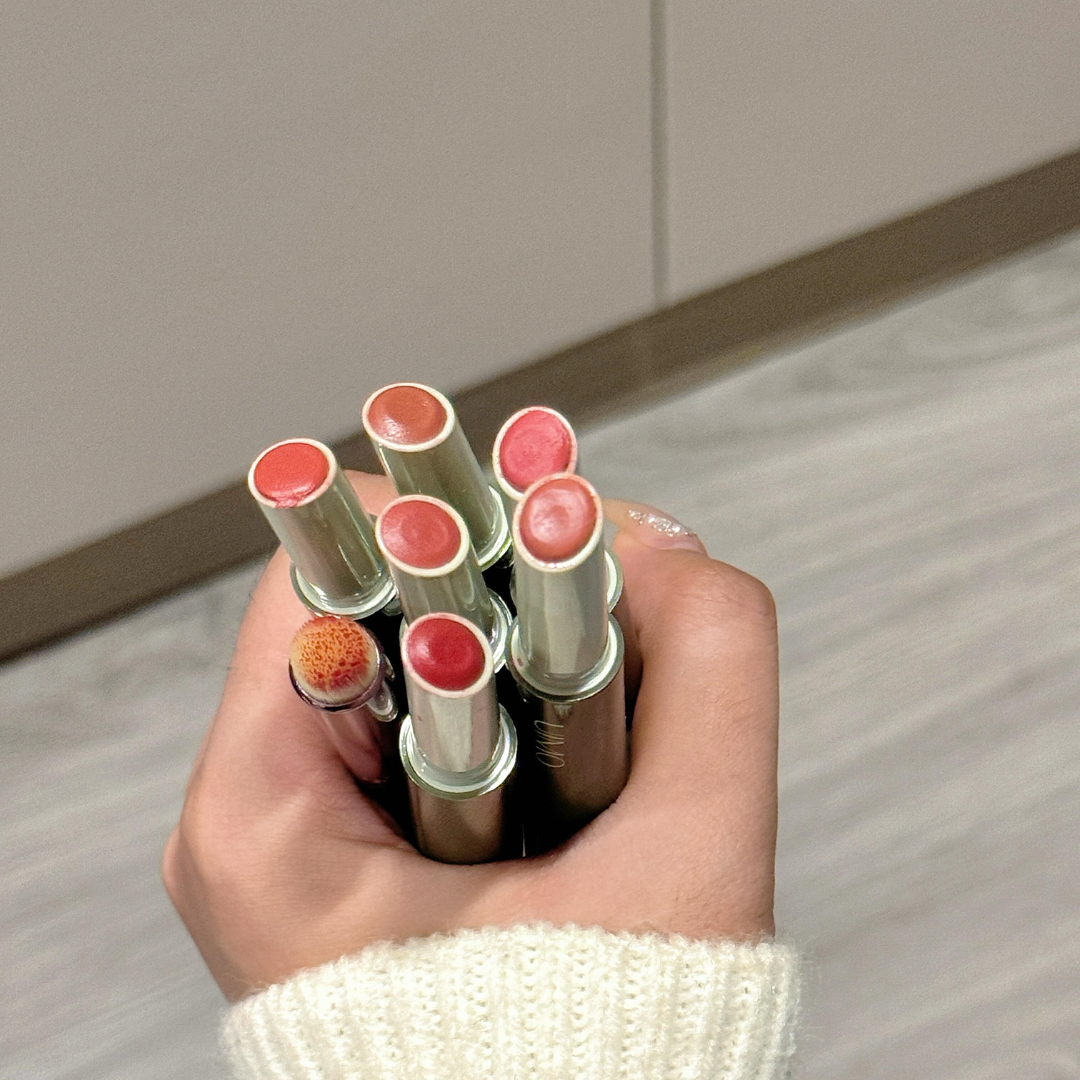 UIMO Green Stick Film Forming Solid Lip Gloss 2g UIMO小绿棒成膜固体唇蜜