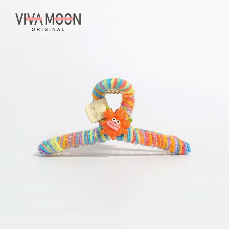 VIVAMOON Fuzzy Claw Clip - Colorful Fuzzy Claw Clip for a Cozy and Charming Look 1pc VIVAMOON彩色可爱毛绒抓夹展现俏皮生动风格